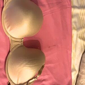 Vanity Fair brand. Used about 5 times. Size 36D